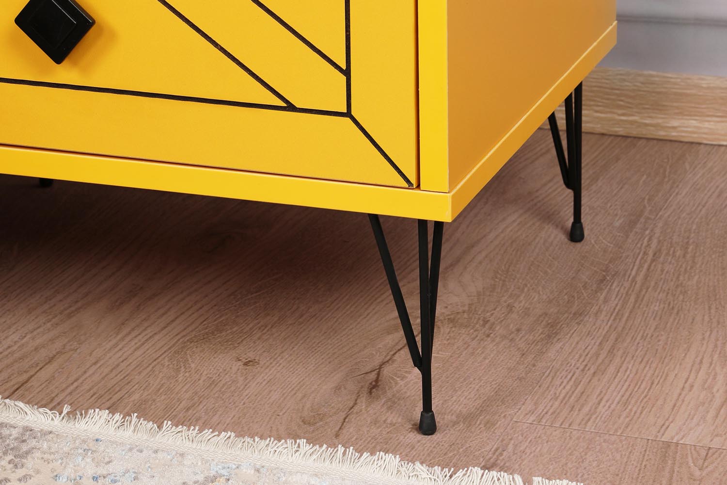 Luna - Yellow in Gelb präsentiert im Onlineshop von KAQTU Design AG. Nachttisch ist von Hanah Home