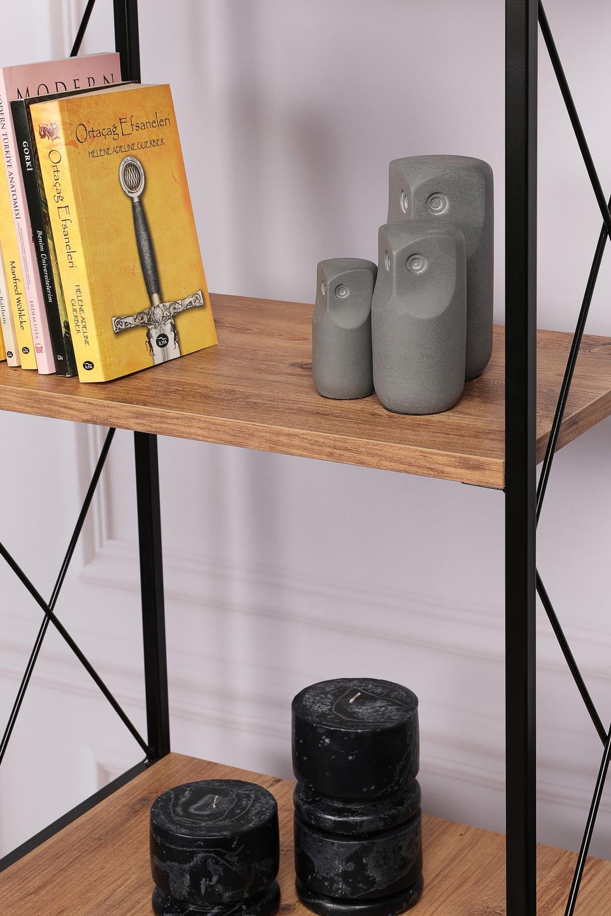 Tervel - Pine in Kiefer präsentiert im Onlineshop von KAQTU Design AG. Bücherregal ist von Hanah Home
