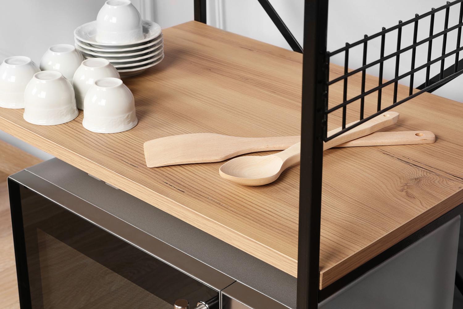 Anemon - Black, Pine in Schwarzkiefer präsentiert im Onlineshop von KAQTU Design AG. Cabinet ist von Hanah Home