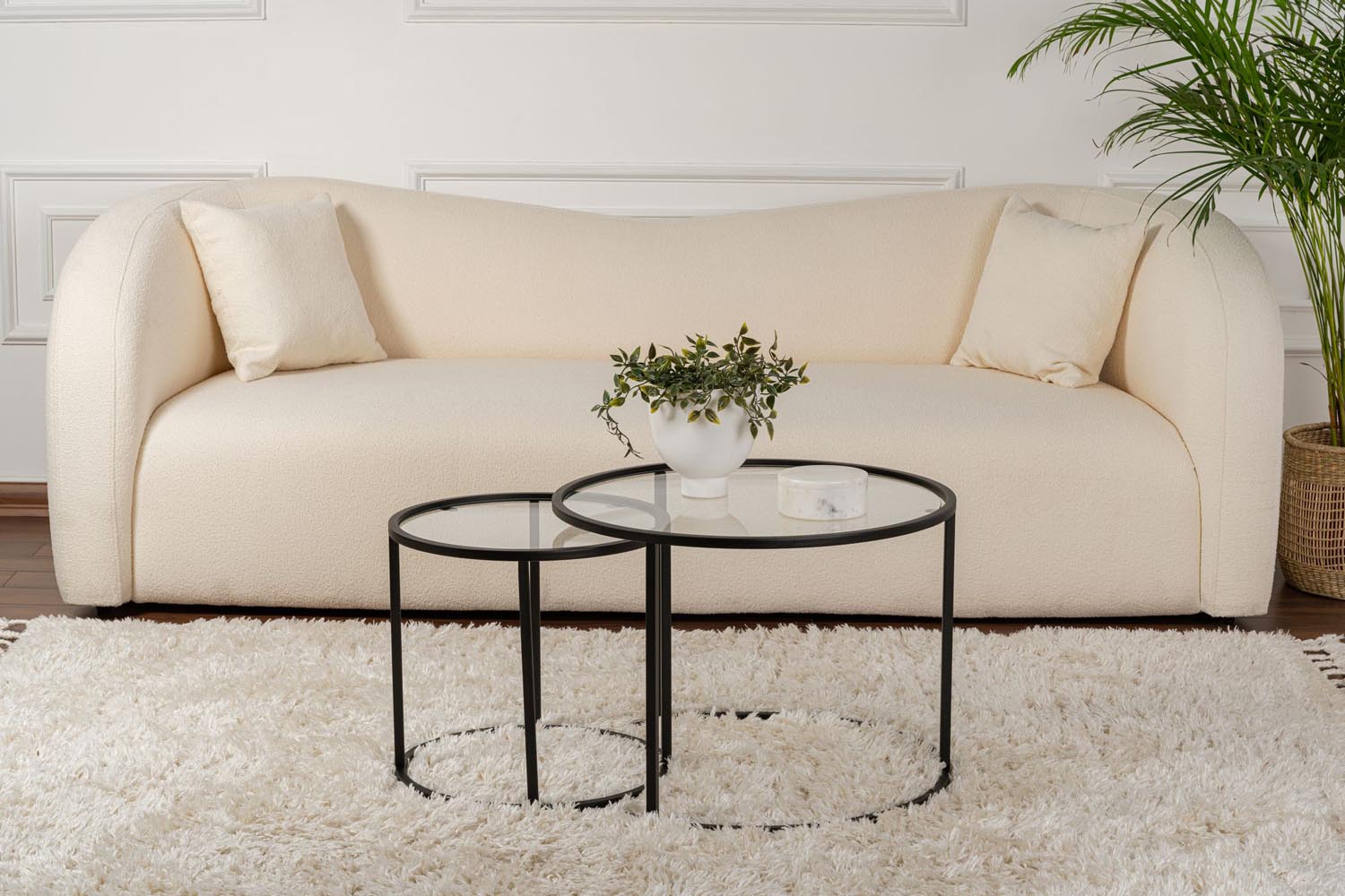 Aurum - 60, 42 - Black, Transparent in Schwarz Transparent präsentiert im Onlineshop von KAQTU Design AG. Beistelltisch ist von Nordure