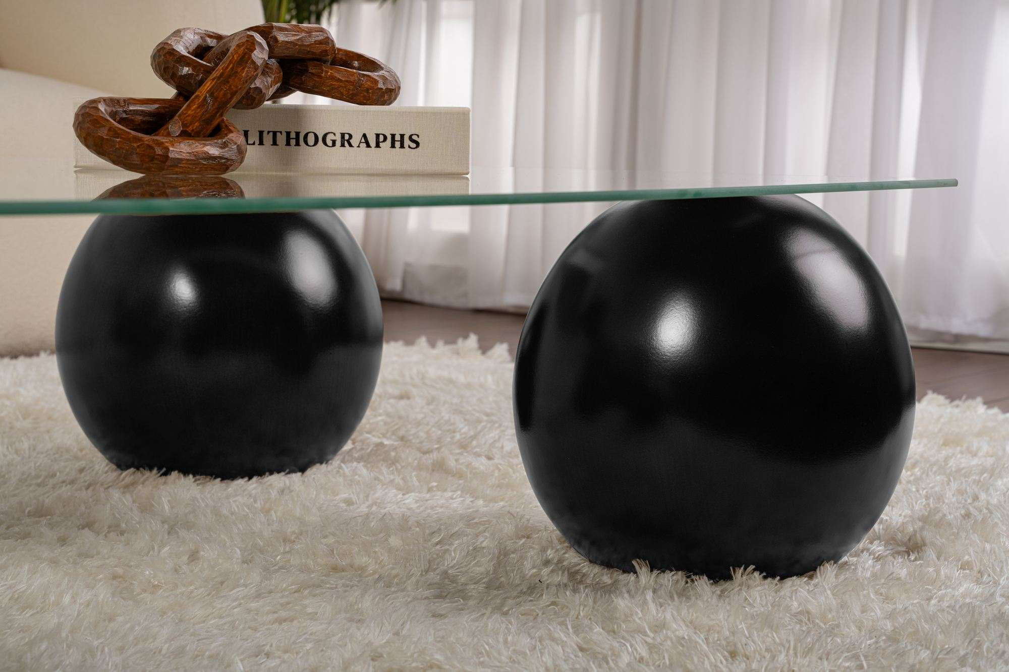 Sera - Black, Transparent in Schwarz Transparent präsentiert im Onlineshop von KAQTU Design AG. Beistelltisch ist von Nordure