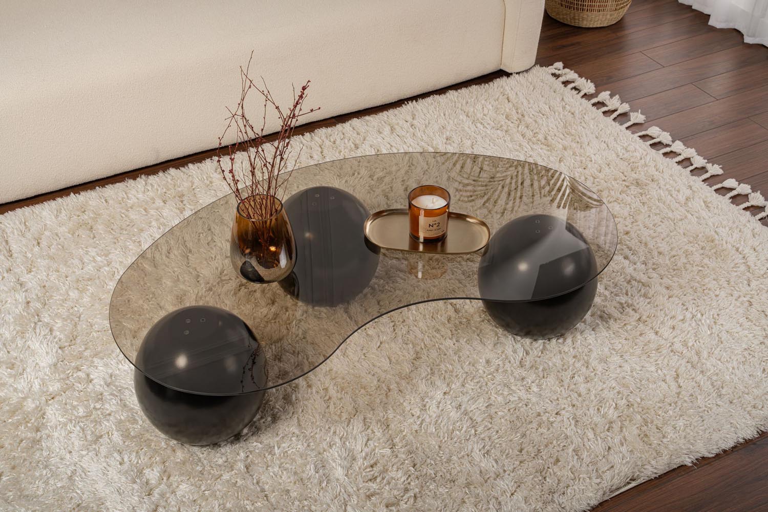 Sphere - Black, Bronze in Schwarz
 Bronze präsentiert im Onlineshop von KAQTU Design AG. Beistelltisch ist von Nordure