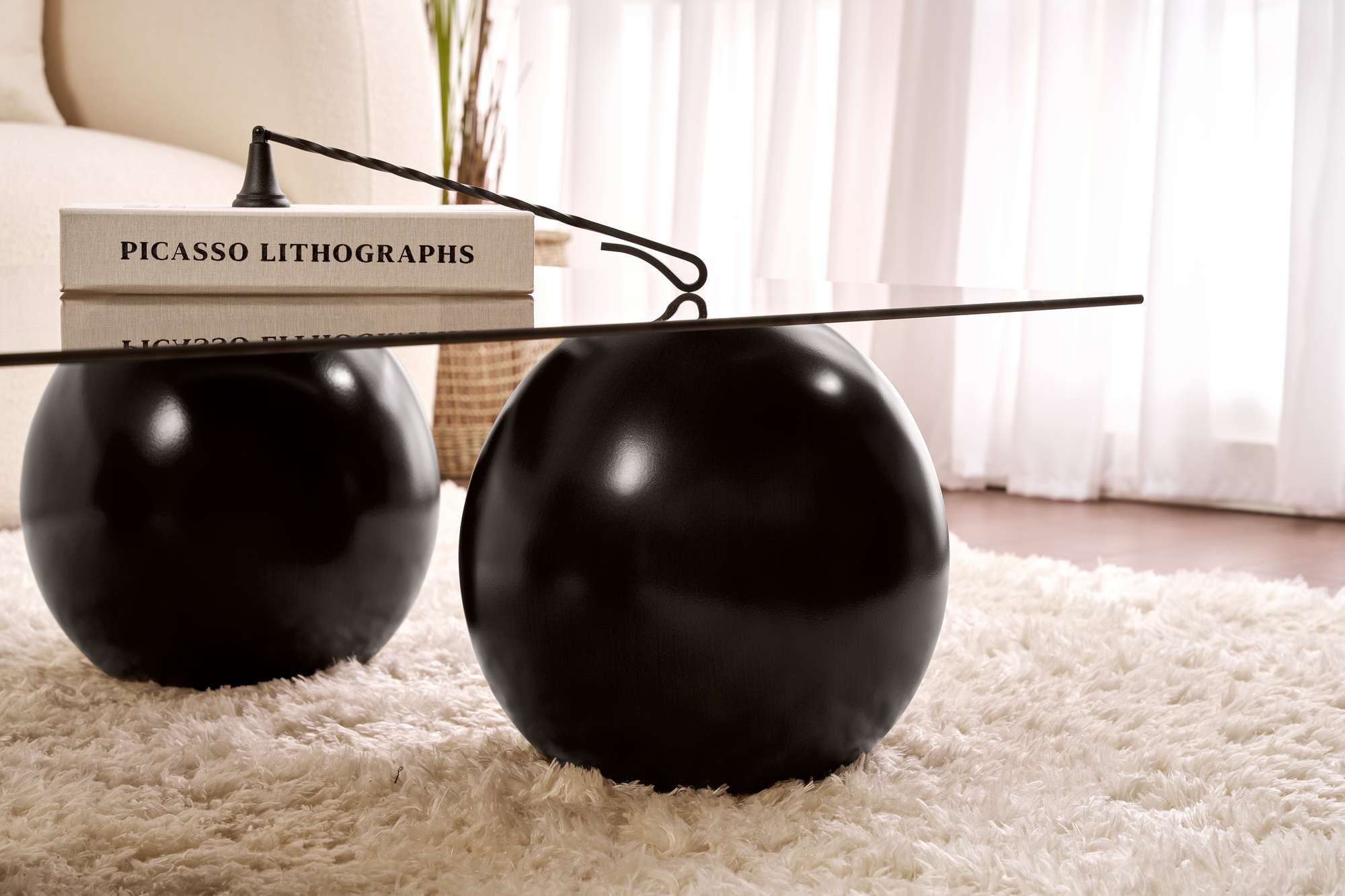 Sera - Black, Bronze in Schwarz
 Bronze präsentiert im Onlineshop von KAQTU Design AG. Beistelltisch ist von Nordure