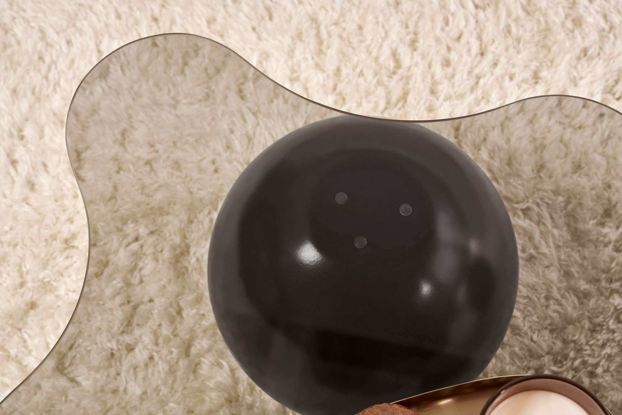 Noxa - Black, Grey in Schwarz
 Grau präsentiert im Onlineshop von KAQTU Design AG. Beistelltisch ist von Nordure
