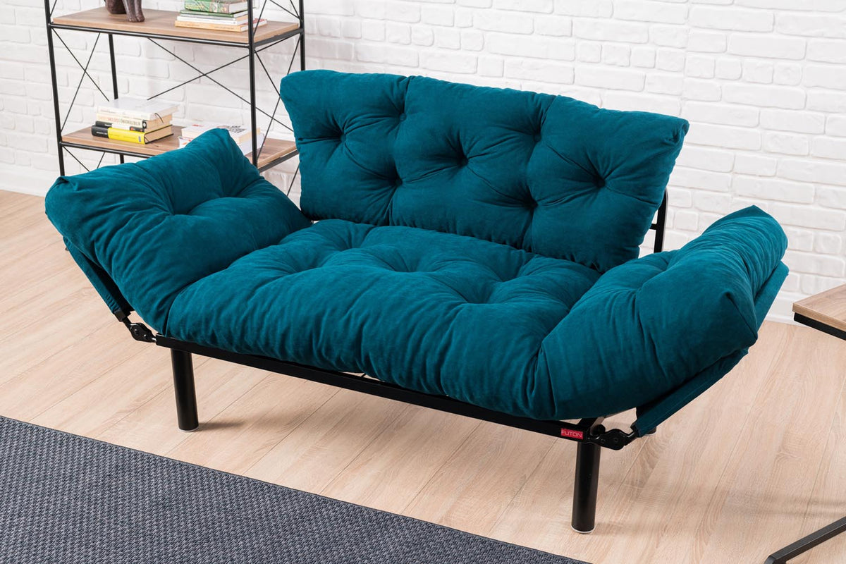 Nitta Bettsofa - Petrol Blau in Petrol Blau präsentiert im Onlineshop von KAQTU Design AG. Bettsofa ist von Atelier Del Sofa