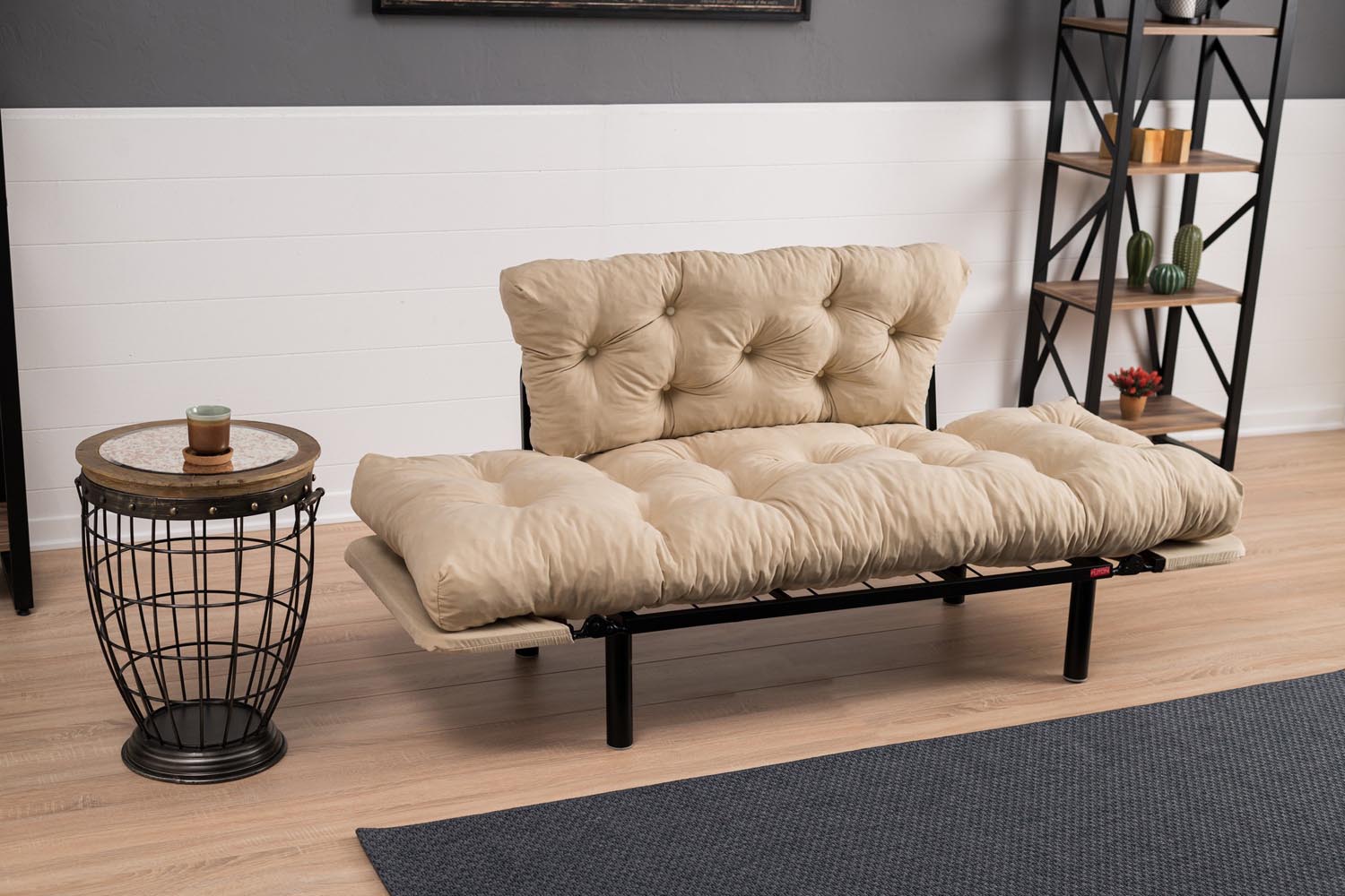 Nitta - Cream in Sahne präsentiert im Onlineshop von KAQTU Design AG. Bettsofa ist von Atelier Del Sofa