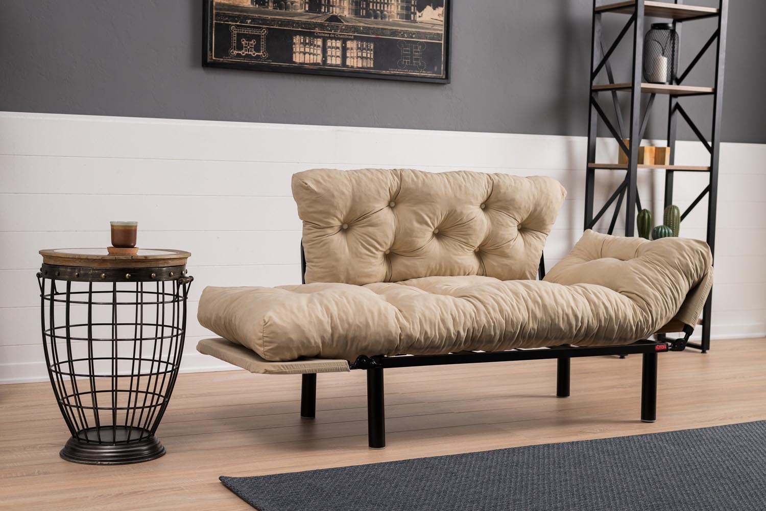 Nitta - Cream in Sahne präsentiert im Onlineshop von KAQTU Design AG. Bettsofa ist von Atelier Del Sofa