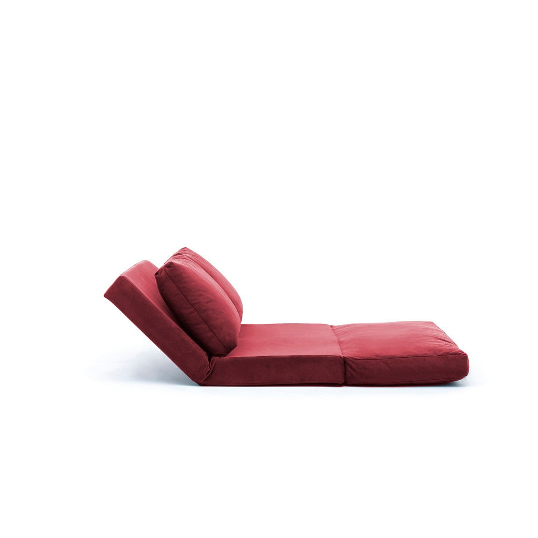 Taida - Maroon in Maroons präsentiert im Onlineshop von KAQTU Design AG. Bettsofa ist von Atelier Del Sofa