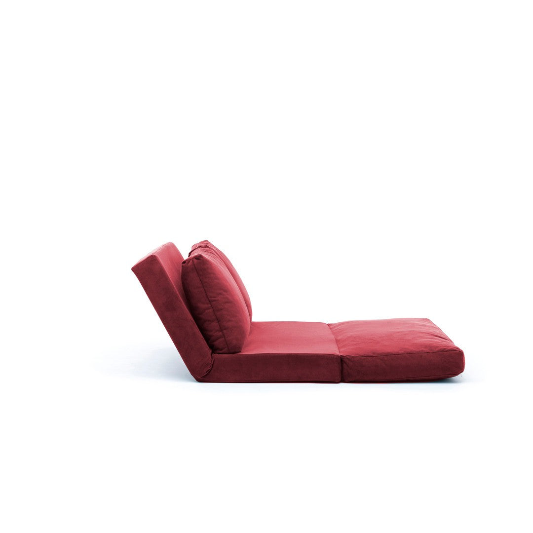 Taida - Maroon in Maroons präsentiert im Onlineshop von KAQTU Design AG. Bettsofa ist von Atelier Del Sofa