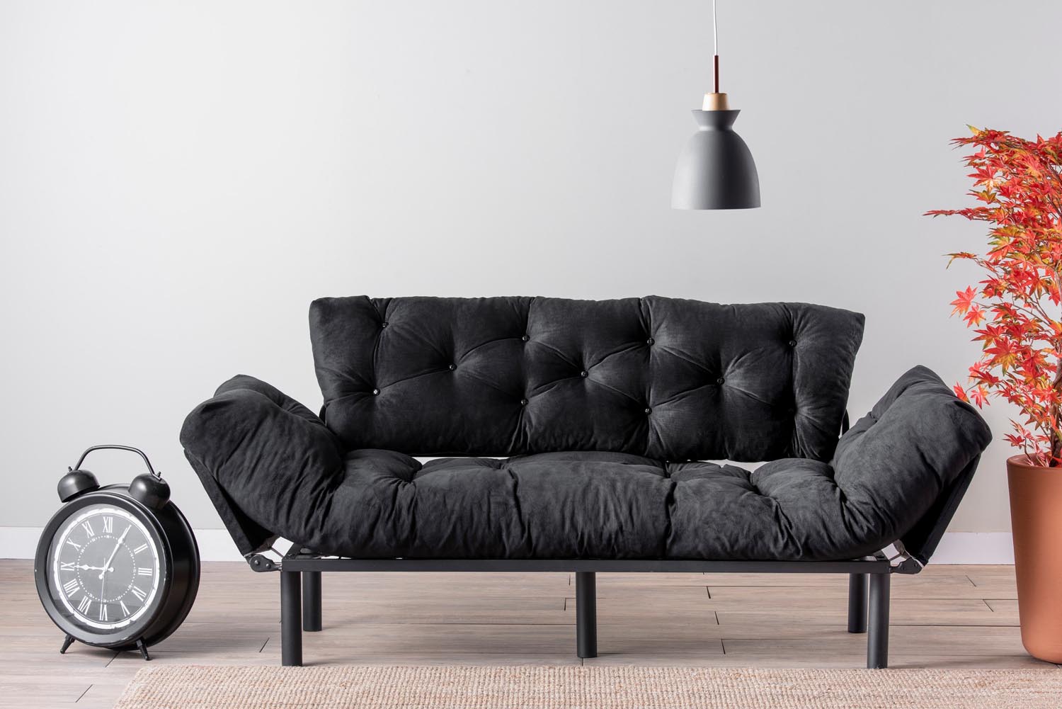 Nitta Triple - Black in Schwarz präsentiert im Onlineshop von KAQTU Design AG. Bettsofa ist von Atelier Del Sofa