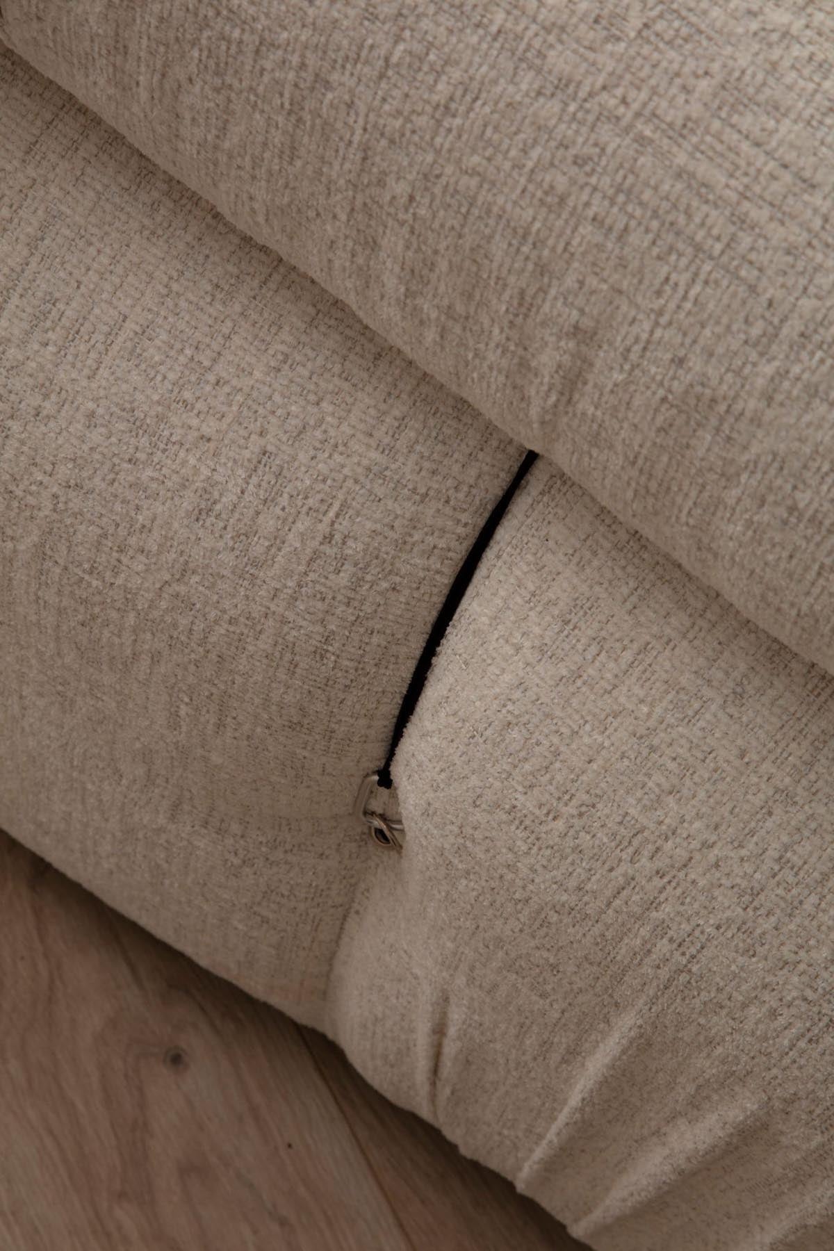 Bubble Cream Bouclette L1-O1-1R-PUF in Sahne präsentiert im Onlineshop von KAQTU Design AG. Ecksofa ist von Atelier Del Sofa