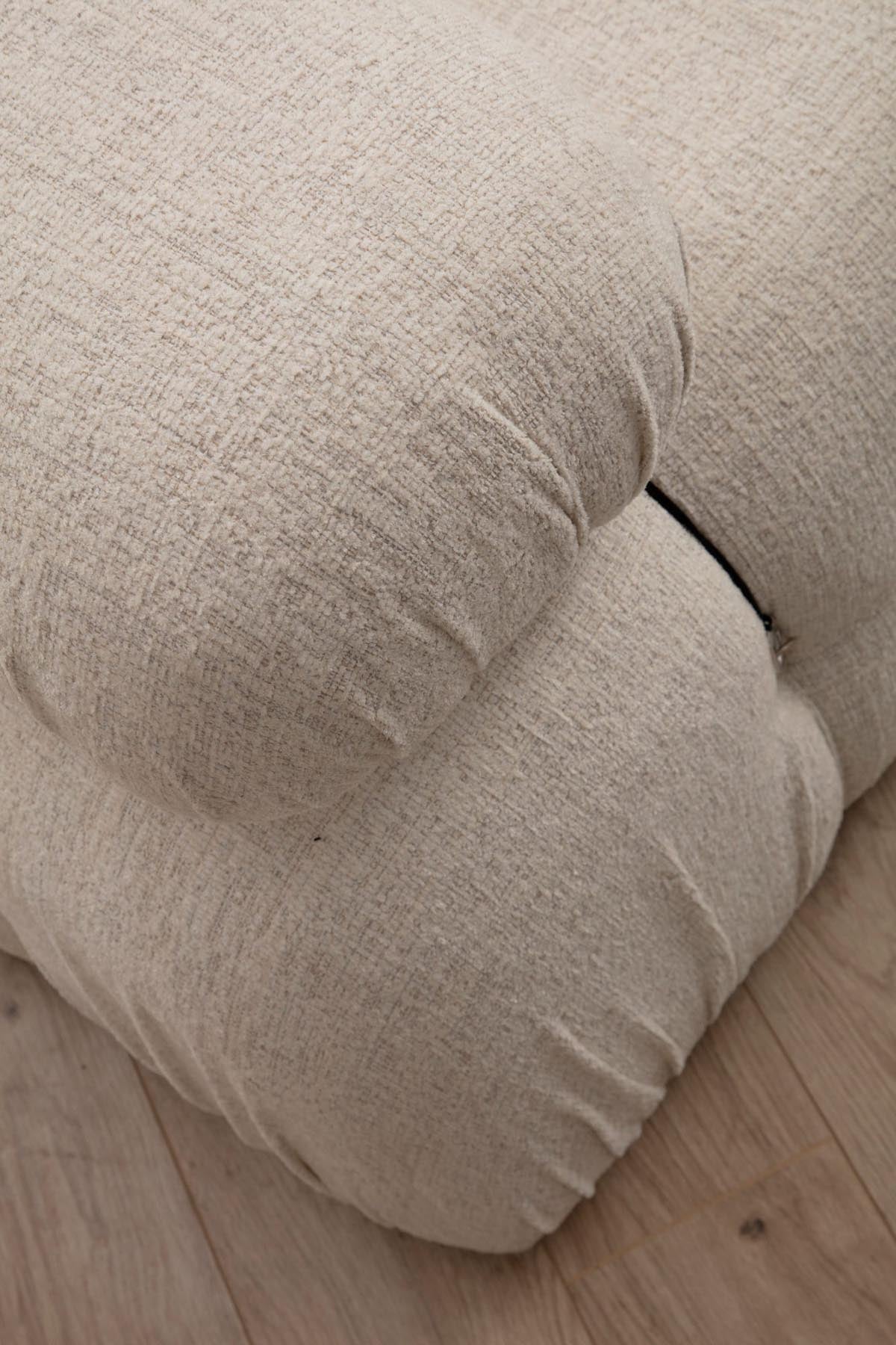 Bubble Cream Bouclette L1-O1-1R-PUF in Sahne präsentiert im Onlineshop von KAQTU Design AG. Ecksofa ist von Atelier Del Sofa