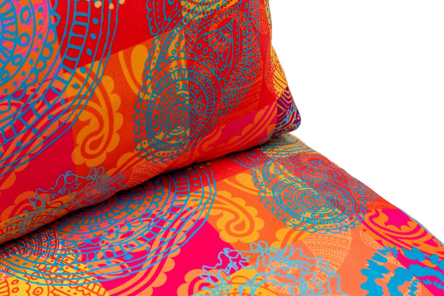 Taida - Patchwork in Mehrfarbig präsentiert im Onlineshop von KAQTU Design AG. Bettsofa ist von Atelier Del Sofa