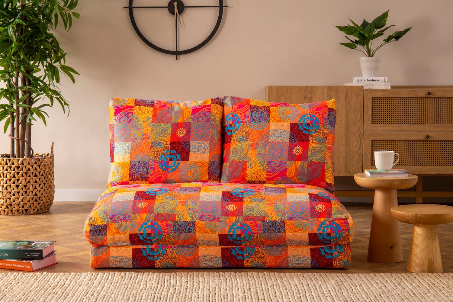 Taida - Patchwork in Mehrfarbig präsentiert im Onlineshop von KAQTU Design AG. Bettsofa ist von Atelier Del Sofa