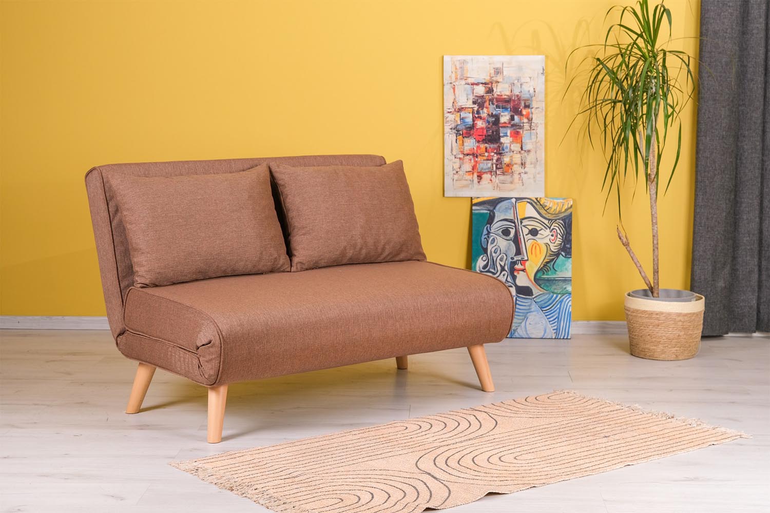 Folde 2-Seater - Brown in Braun präsentiert im Onlineshop von KAQTU Design AG. Bettsofa ist von Atelier Del Sofa