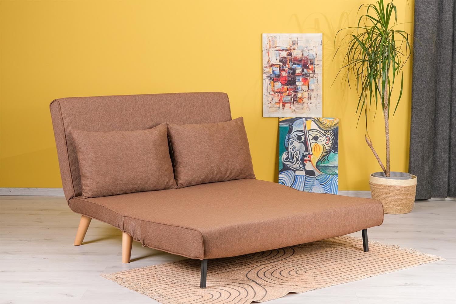 Folde 2-Seater - Brown in Braun präsentiert im Onlineshop von KAQTU Design AG. Bettsofa ist von Atelier Del Sofa