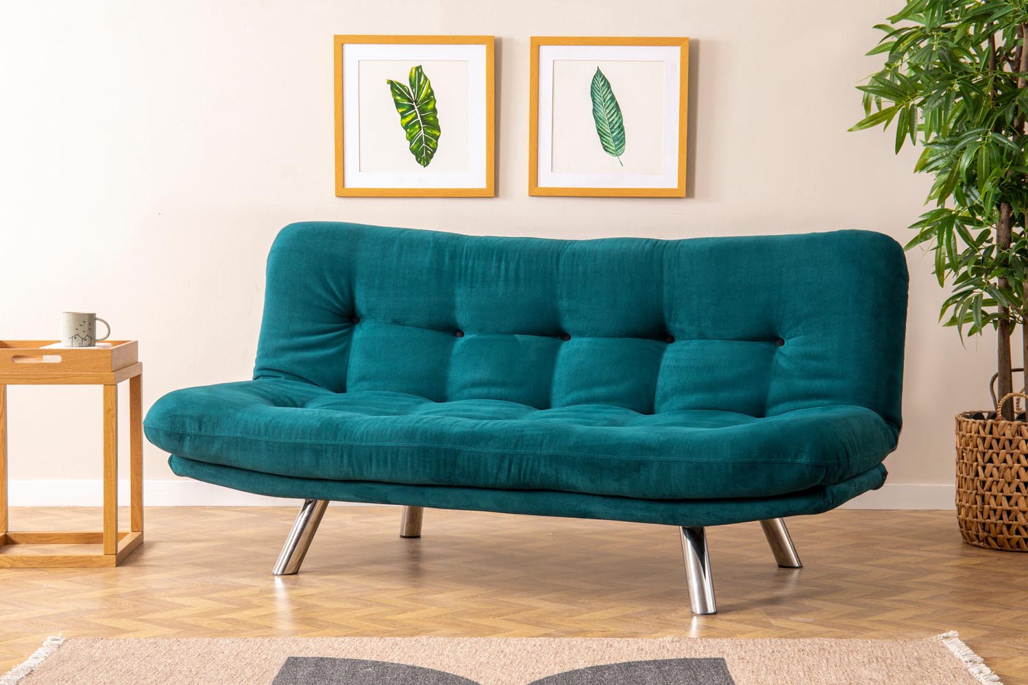 Misa Small Sofabed - Petrol Green in Petrolgrün präsentiert im Onlineshop von KAQTU Design AG. Bettsofa ist von Atelier Del Sofa