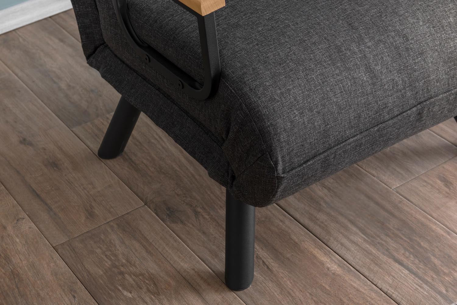 Sando Single - Dark Grey in Dunkelgrau präsentiert im Onlineshop von KAQTU Design AG. Bettsofa ist von Atelier Del Sofa