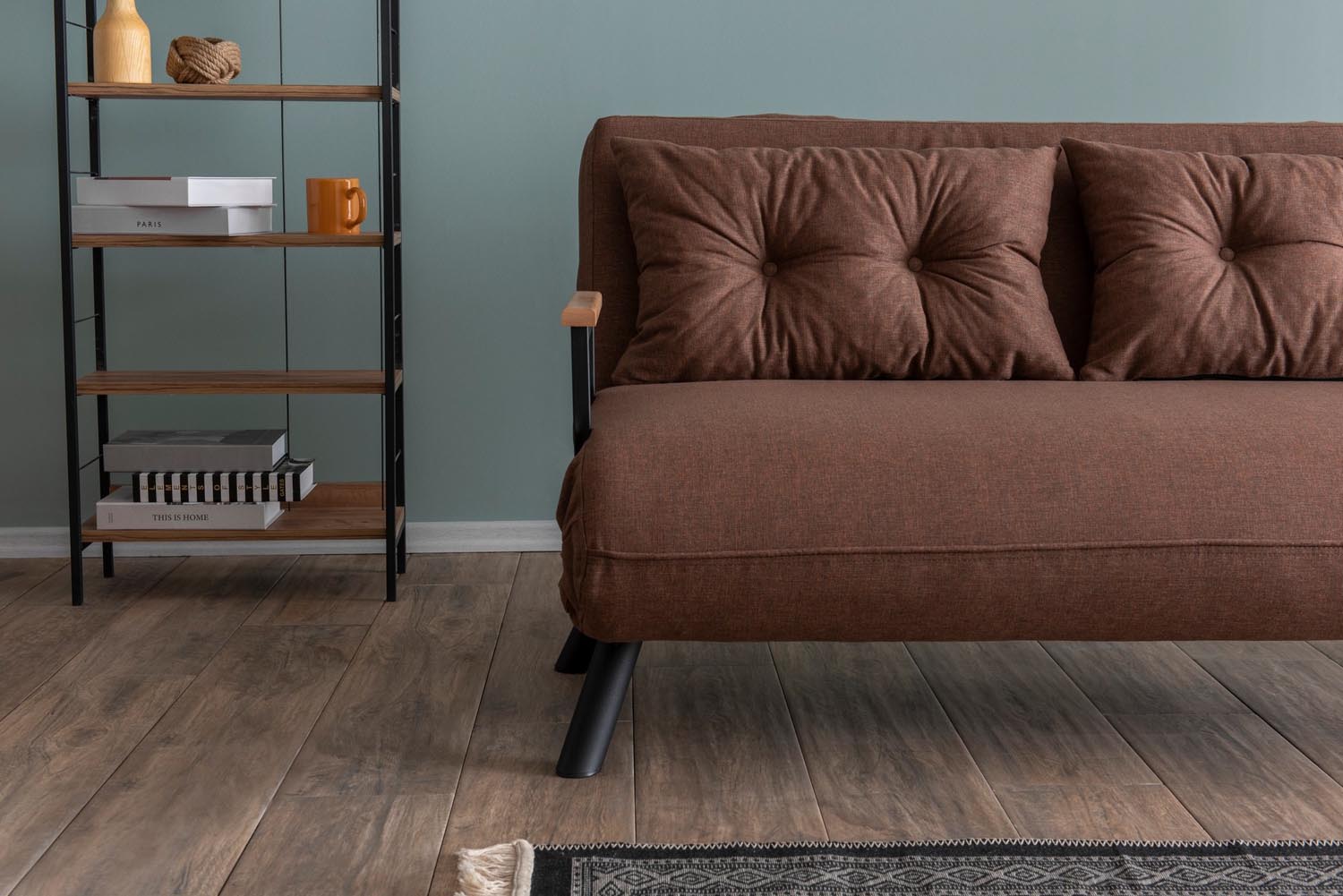 Sando 2-Seater - Light Brown in Hellbraun präsentiert im Onlineshop von KAQTU Design AG. Bettsofa ist von Atelier Del Sofa