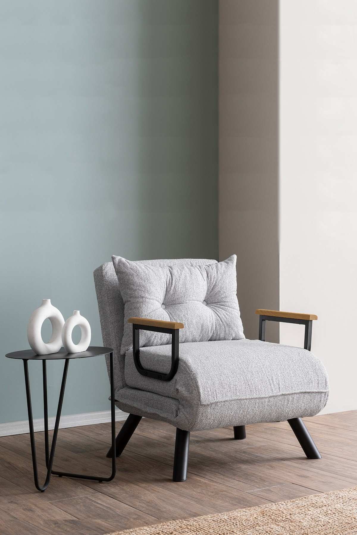 Sando Single - Teddy Fabric - Grey in Grau präsentiert im Onlineshop von KAQTU Design AG. Bettsofa ist von Atelier Del Sofa