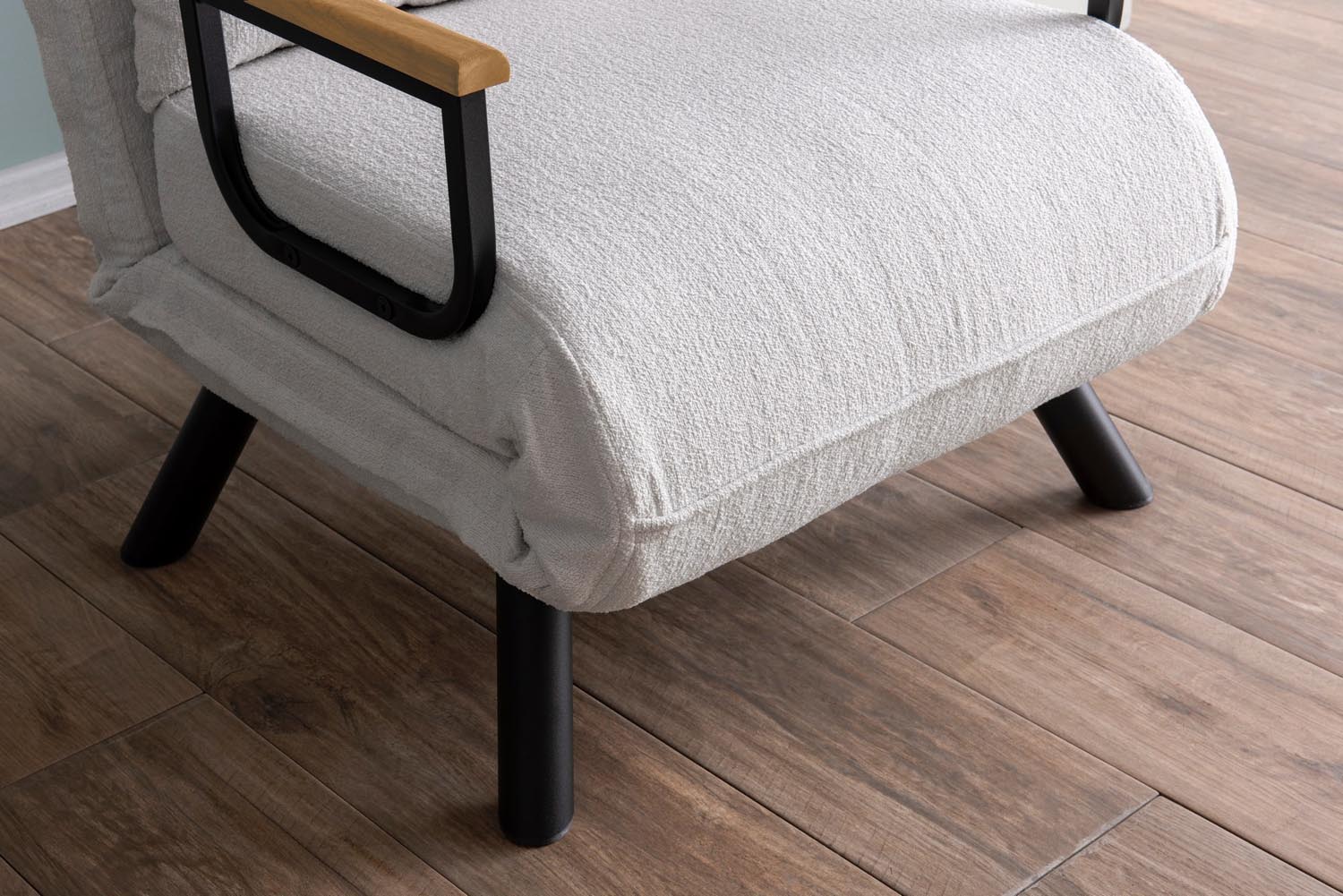 Sando Single - Teddy Fabric - White in Weiss präsentiert im Onlineshop von KAQTU Design AG. Bettsofa ist von Atelier Del Sofa