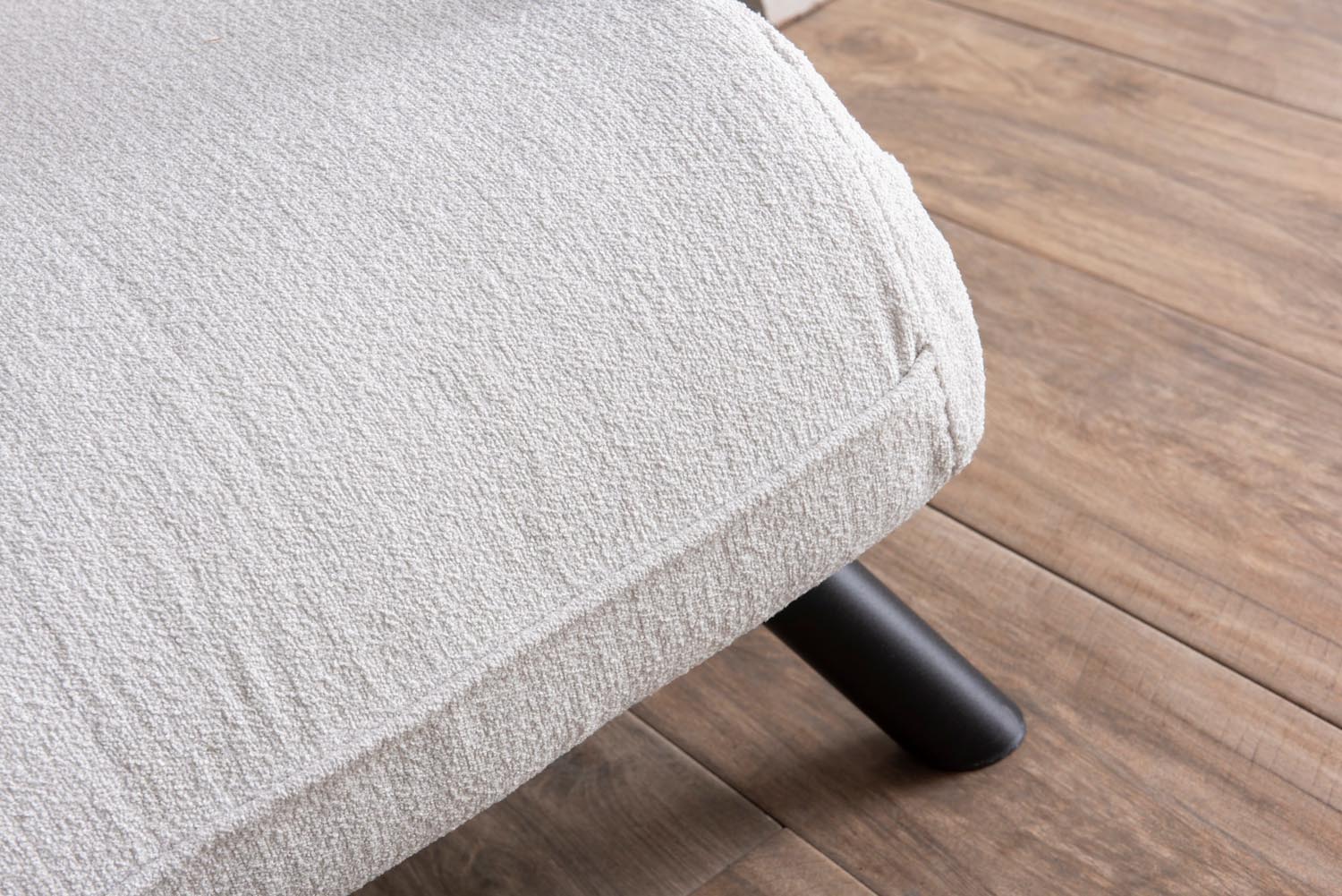 Sando Single - Teddy Fabric - White in Weiss präsentiert im Onlineshop von KAQTU Design AG. Bettsofa ist von Atelier Del Sofa