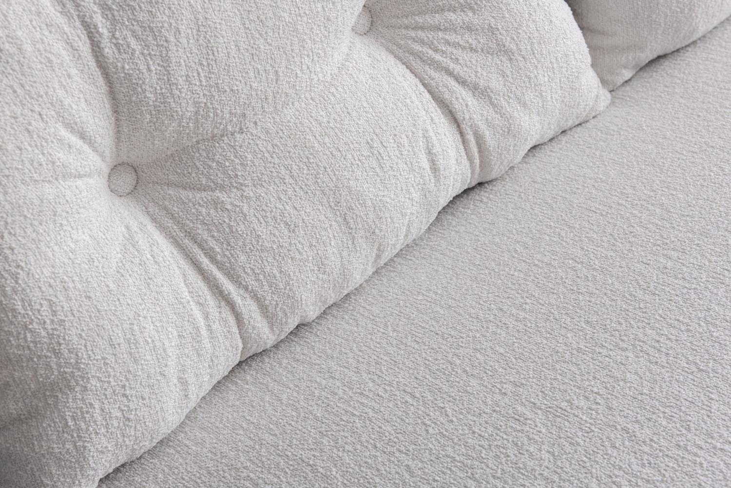 Sando 2-Seater - Teddy Fabric - White in Weiss präsentiert im Onlineshop von KAQTU Design AG. Bettsofa ist von Atelier Del Sofa