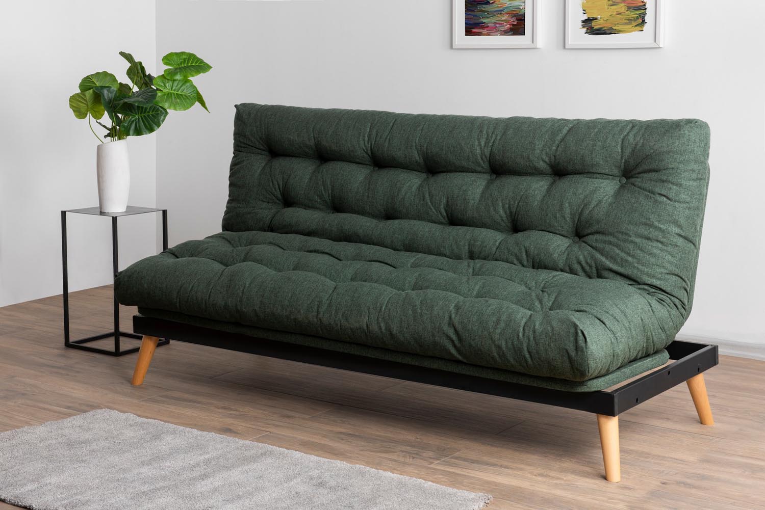 Saki - Green in Grün präsentiert im Onlineshop von KAQTU Design AG. Bettsofa ist von Atelier Del Sofa