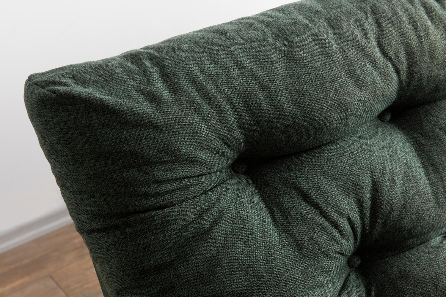 Saki - Green in Grün präsentiert im Onlineshop von KAQTU Design AG. Bettsofa ist von Atelier Del Sofa