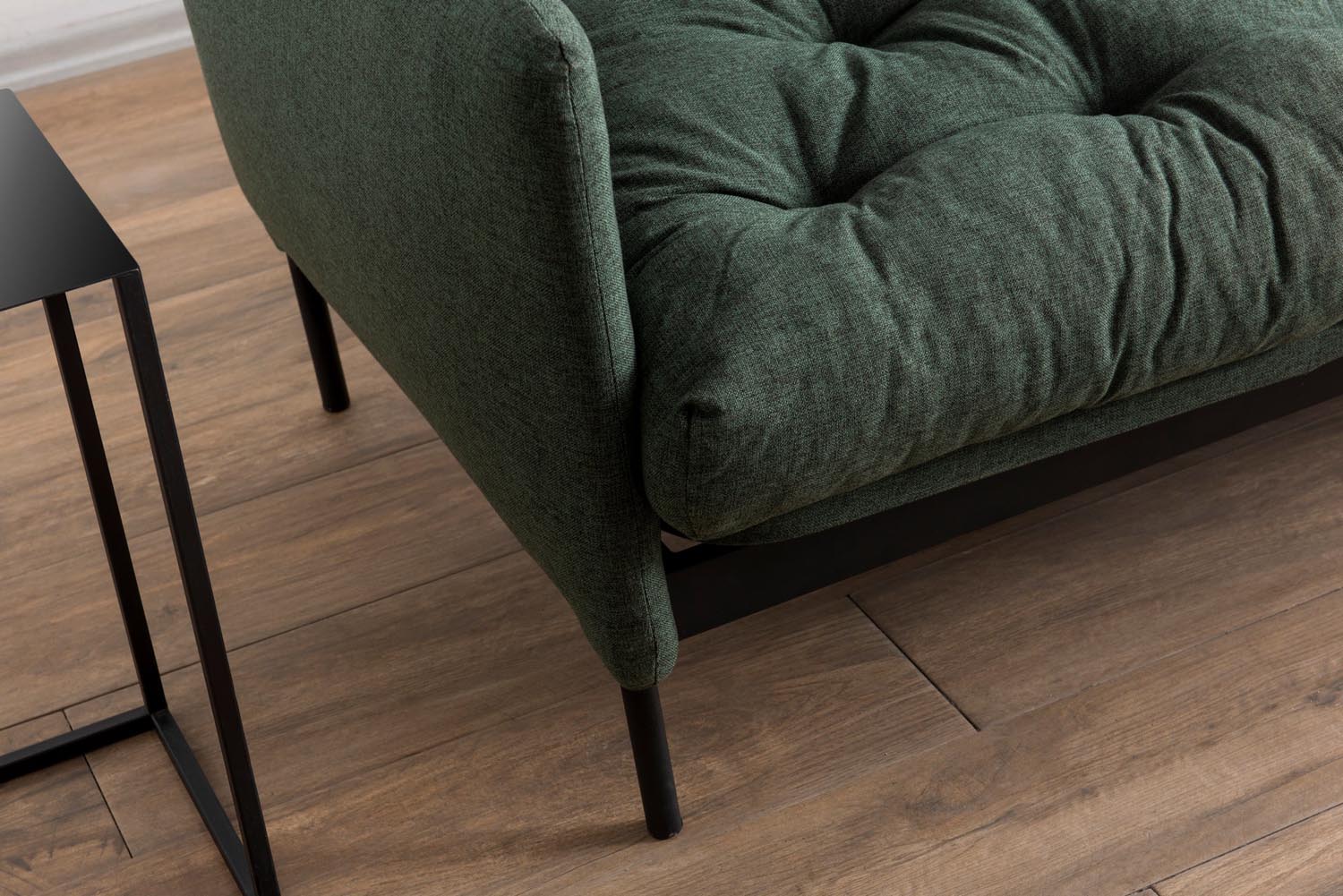 Renge - Green in Grün präsentiert im Onlineshop von KAQTU Design AG. Bettsofa ist von Atelier Del Sofa