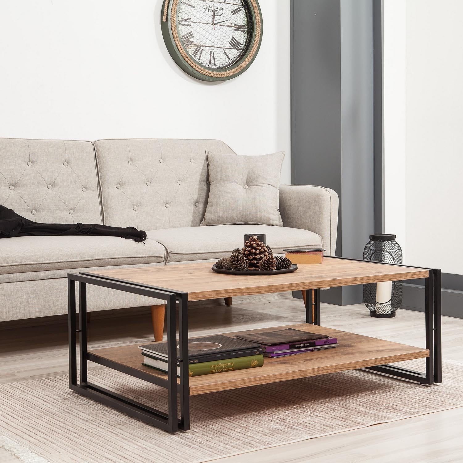 Cosmo Rectus in Atlantische Kiefer Schwarz präsentiert im Onlineshop von KAQTU Design AG. Beistelltisch ist von Hanah Home