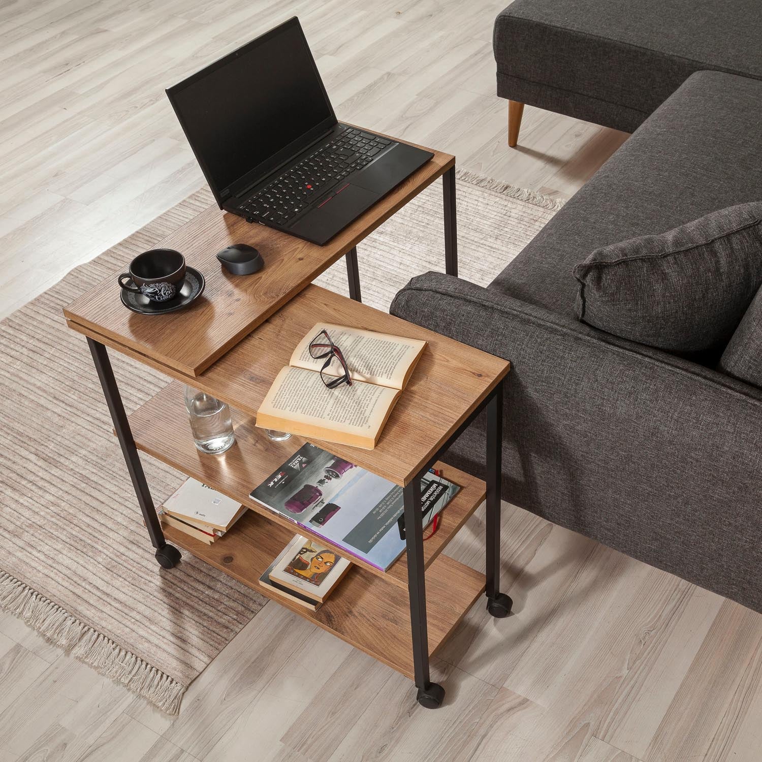 Melin in Atlantische Kiefer Schwarz präsentiert im Onlineshop von KAQTU Design AG. Beistelltisch ist von Hanah Home