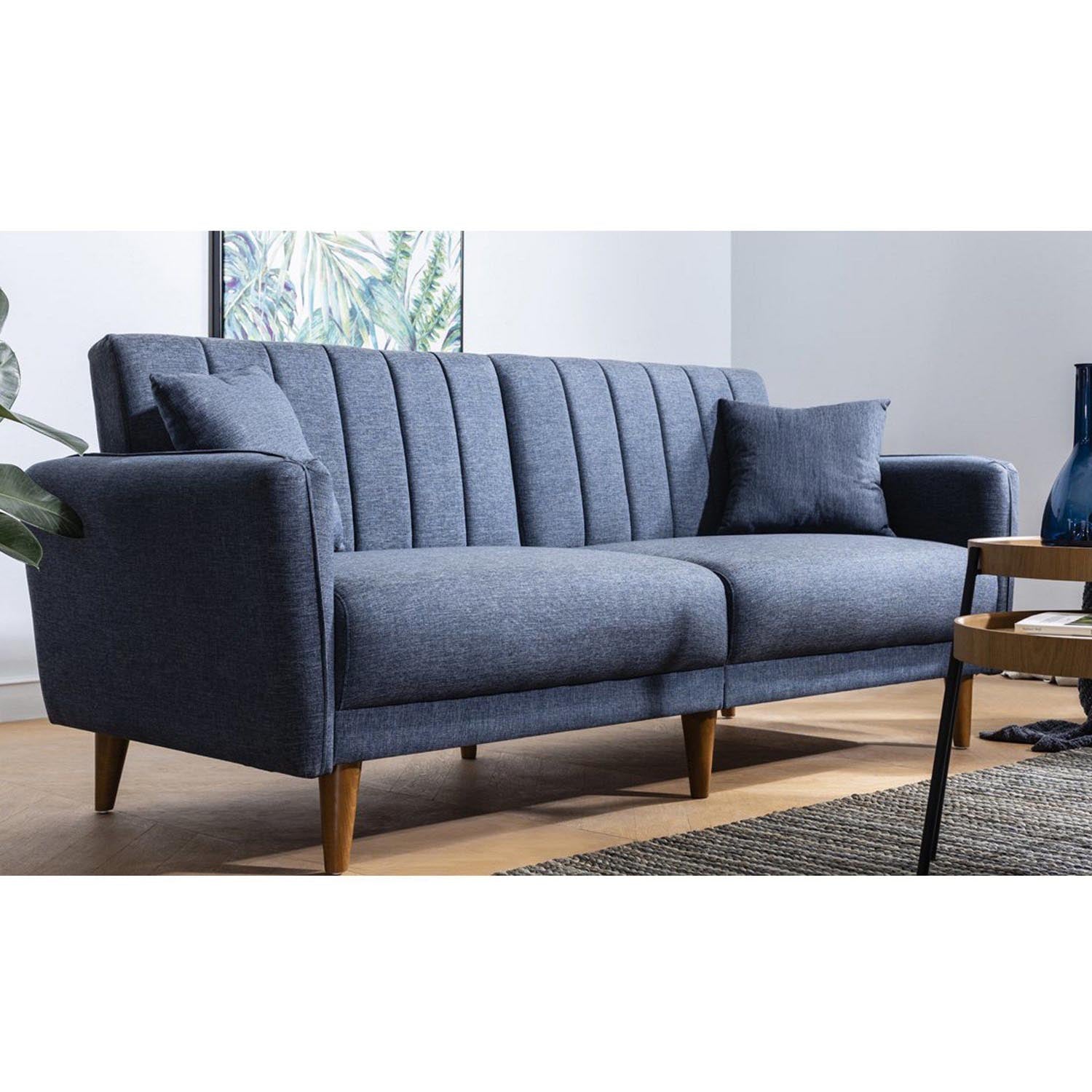 Aqua - Dark Blue in Dunkelblau präsentiert im Onlineshop von KAQTU Design AG. Bettsofa ist von Atelier Del Sofa