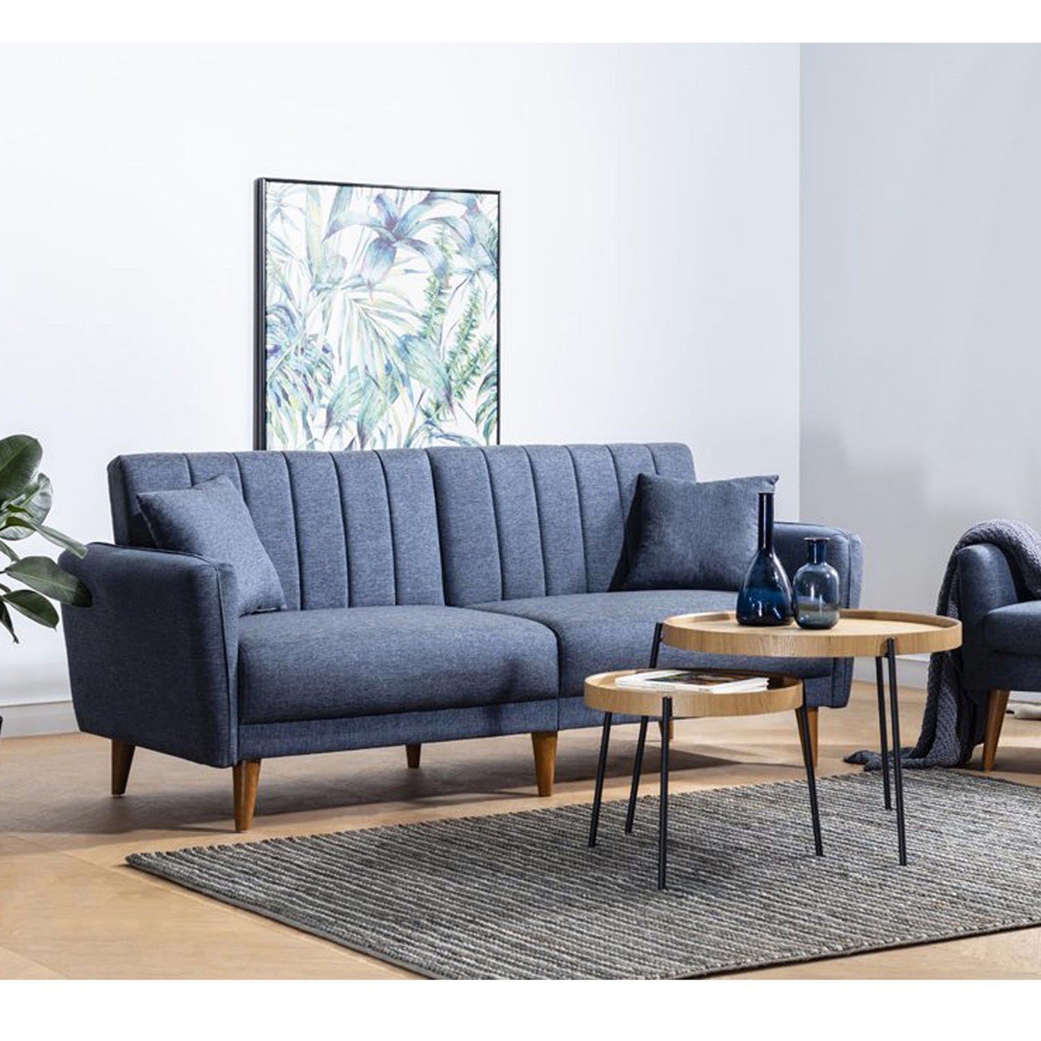 Aqua - Dark Blue in Dunkelblau präsentiert im Onlineshop von KAQTU Design AG. Bettsofa ist von Atelier Del Sofa