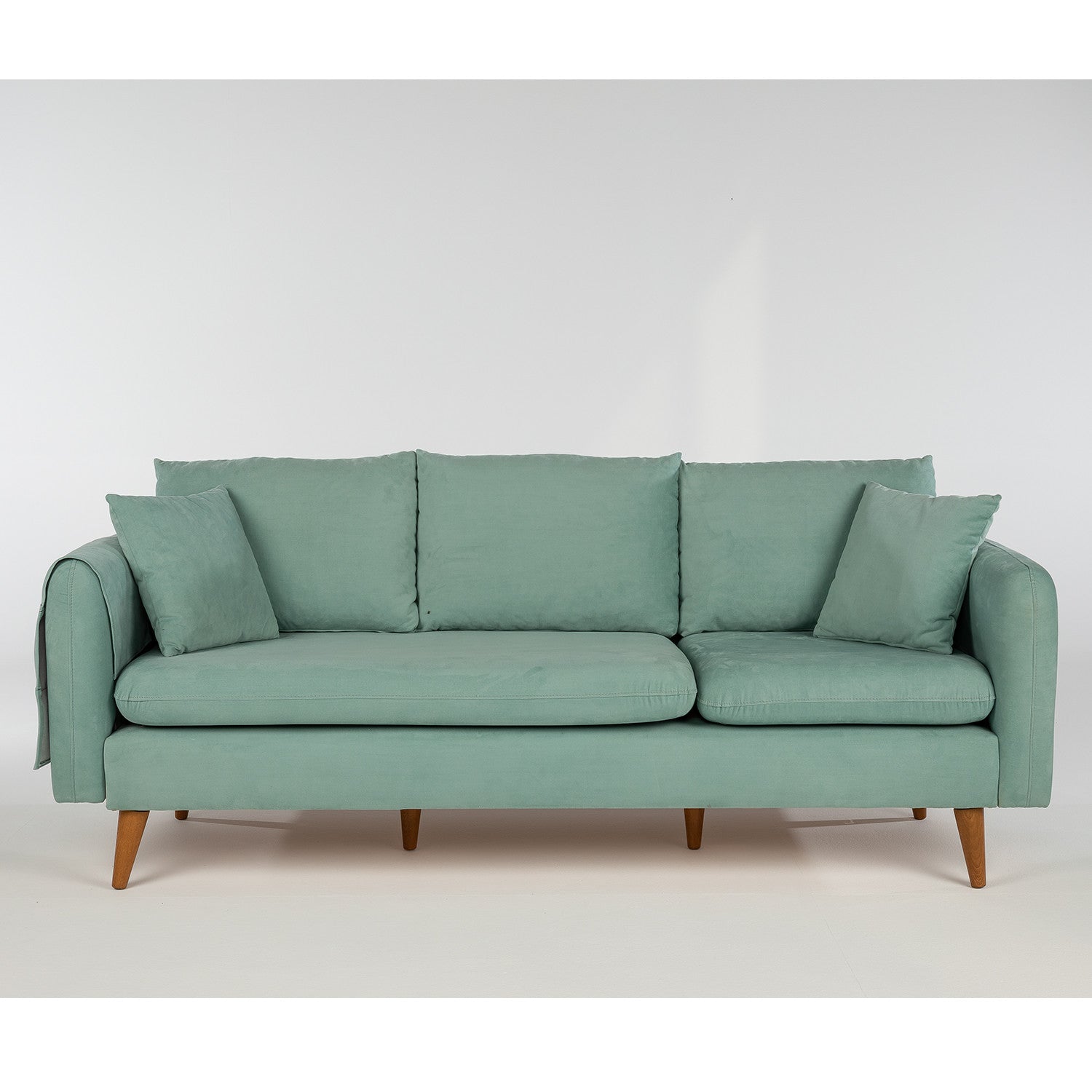 Sofia - Sea Green in Meeresgrün präsentiert im Onlineshop von KAQTU Design AG. 3er Sofa ist von Atelier Del Sofa
