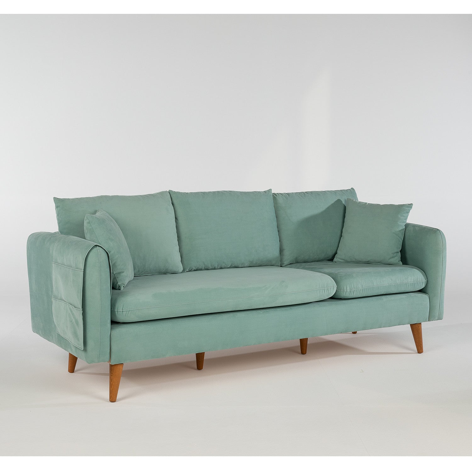 Sofia - Sea Green in Meeresgrün präsentiert im Onlineshop von KAQTU Design AG. 3er Sofa ist von Atelier Del Sofa