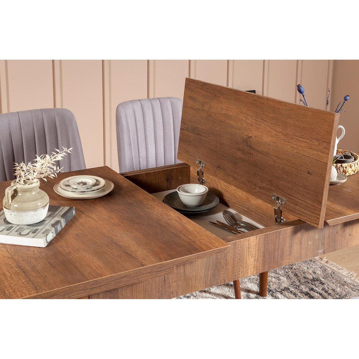 Vina Esstisch - Walnuss in Walnuss präsentiert im Onlineshop von KAQTU Design AG. Esstisch ist von Hanah Home