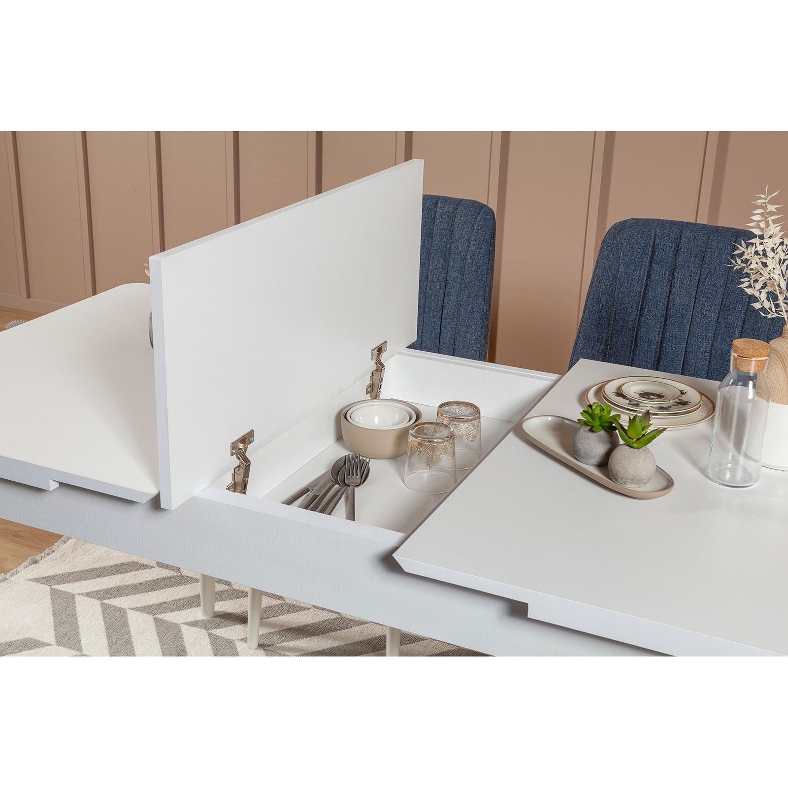 Vina - White in Weiss präsentiert im Onlineshop von KAQTU Design AG. Esstisch ist von Hanah Home