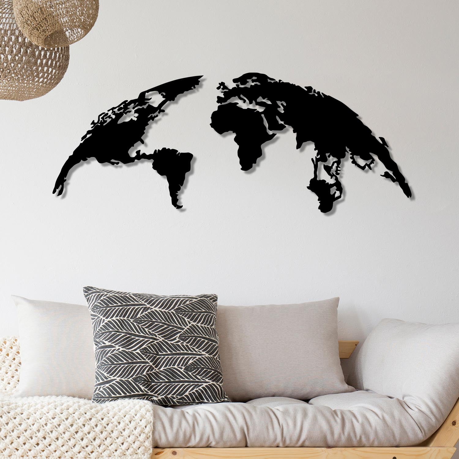 World Map Large in Schwarz präsentiert im Onlineshop von KAQTU Design AG. Wanddeko ist von Wallity