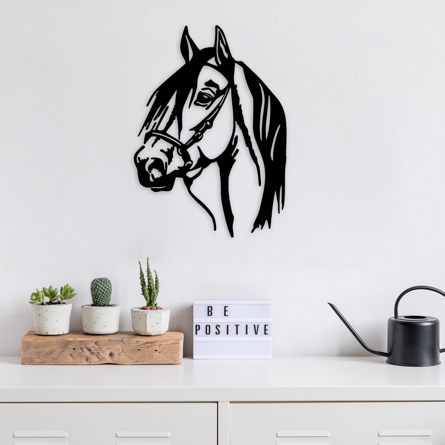 Horse Head in Schwarz präsentiert im Onlineshop von KAQTU Design AG. Wanddeko ist von Wallity