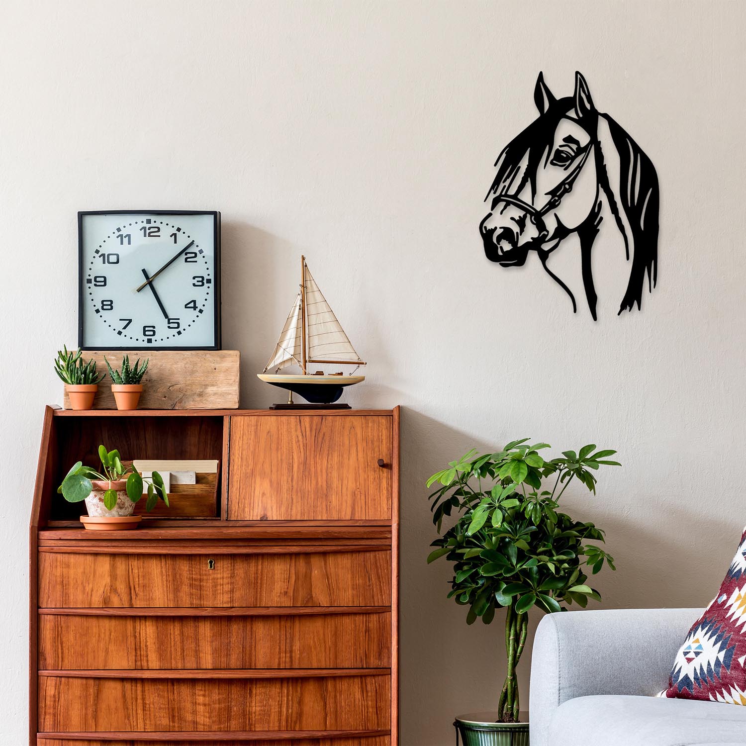 Horse Head in Schwarz präsentiert im Onlineshop von KAQTU Design AG. Wanddeko ist von Wallity