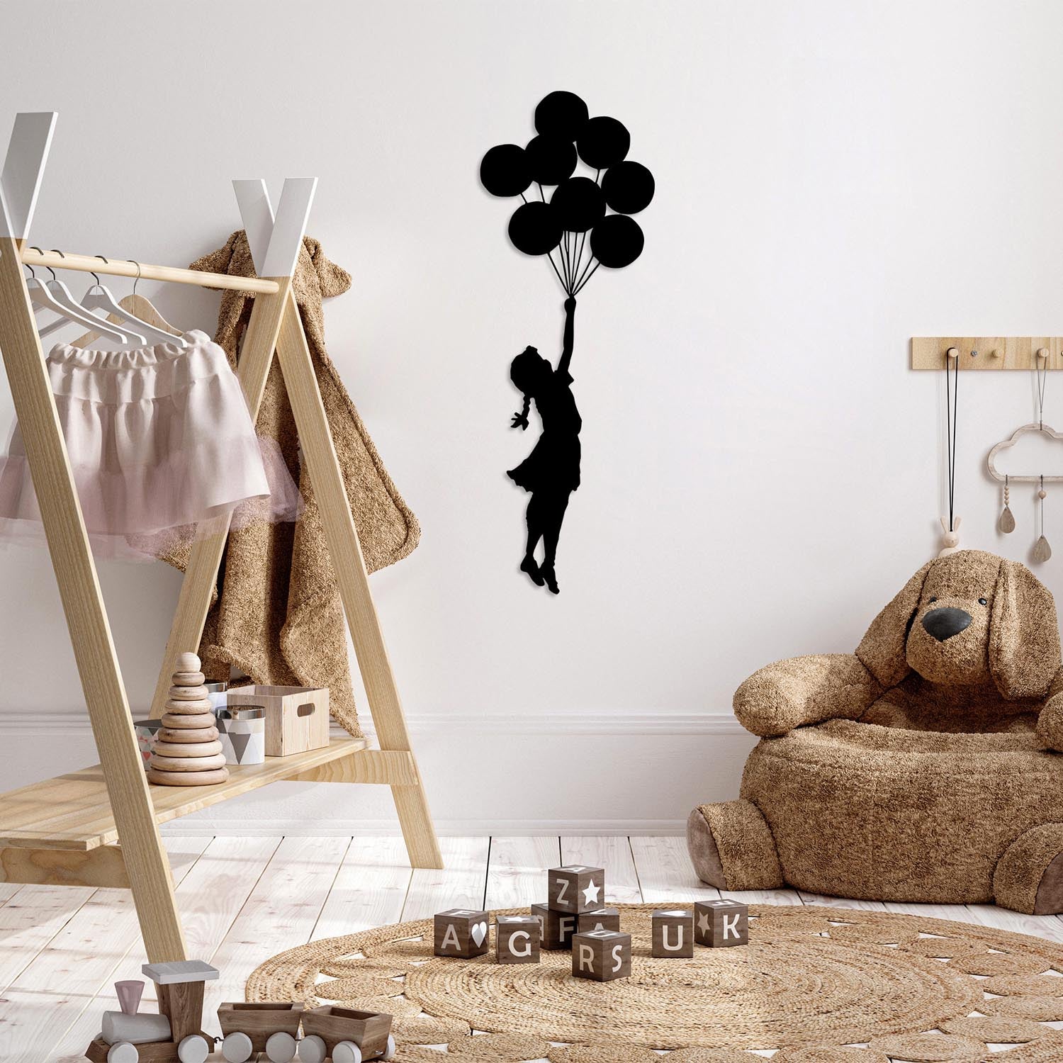 Banksy - 12 in Schwarz präsentiert im Onlineshop von KAQTU Design AG. Wanddeko ist von Wallity