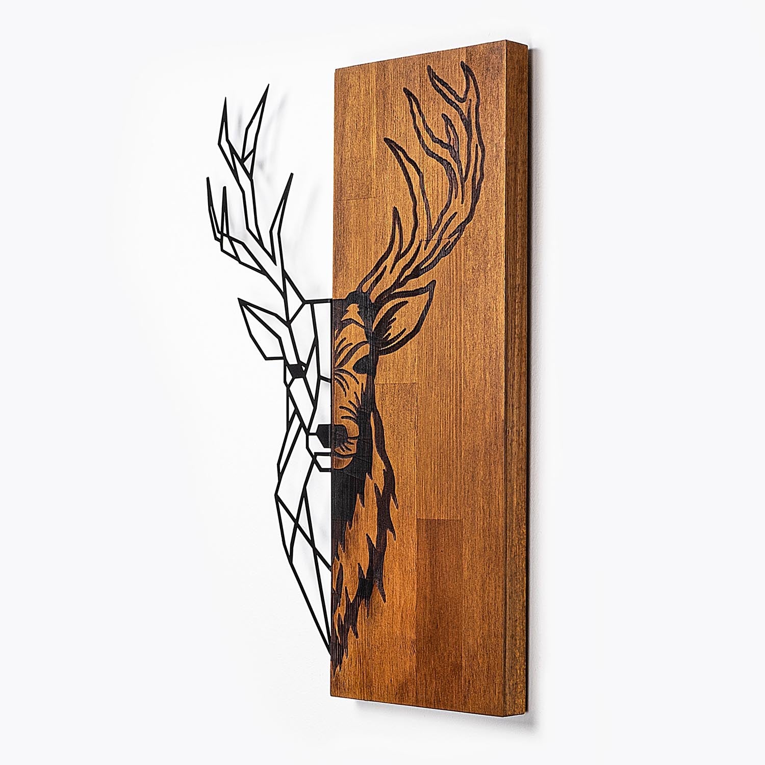 Red Deer 1 in Walnuss Schwarz präsentiert im Onlineshop von KAQTU Design AG. Wanddeko ist von Wallity
