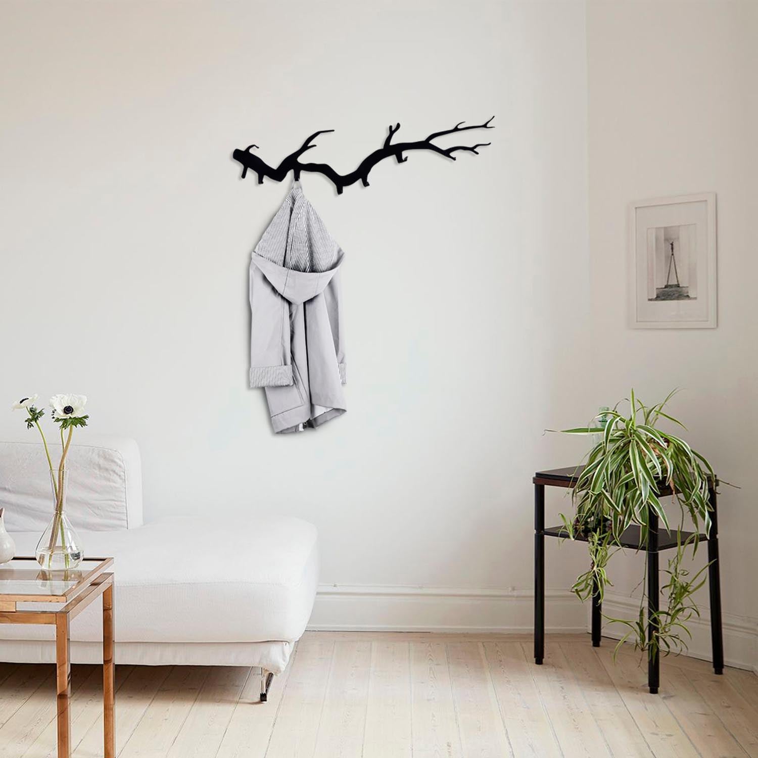 Bough in Schwarz präsentiert im Onlineshop von KAQTU Design AG. Kleiderhaken ist von Wallity