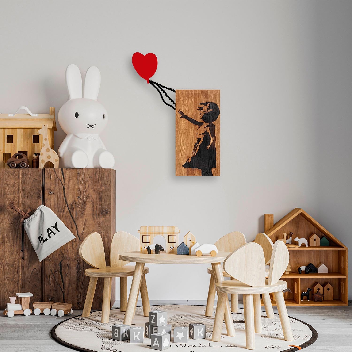 Banksy - 15 in Walnuss Schwarz präsentiert im Onlineshop von KAQTU Design AG. Wanddeko ist von Wallity