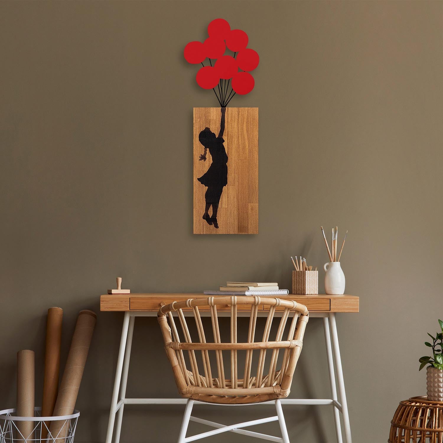 Banksy - 17 in Walnuss Schwarz präsentiert im Onlineshop von KAQTU Design AG. Wanddeko ist von Wallity
