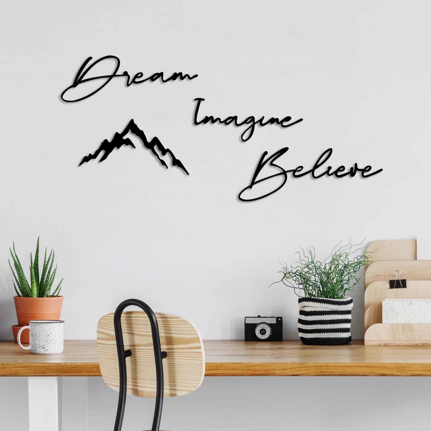 Dream Imagine Belive in Schwarz präsentiert im Onlineshop von KAQTU Design AG. Wanddeko ist von Wallity