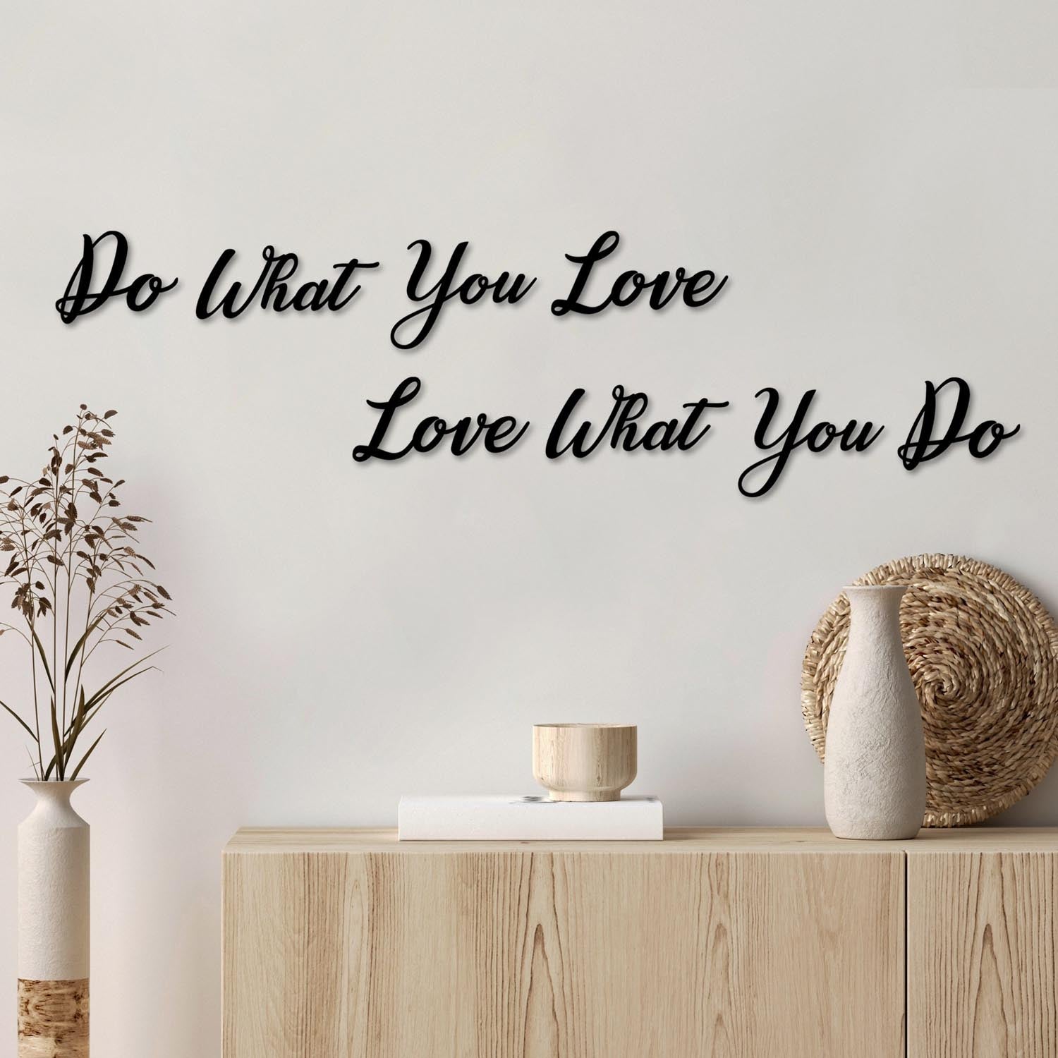 Do Love Love Do in Schwarz präsentiert im Onlineshop von KAQTU Design AG. Wanddeko ist von Wallity