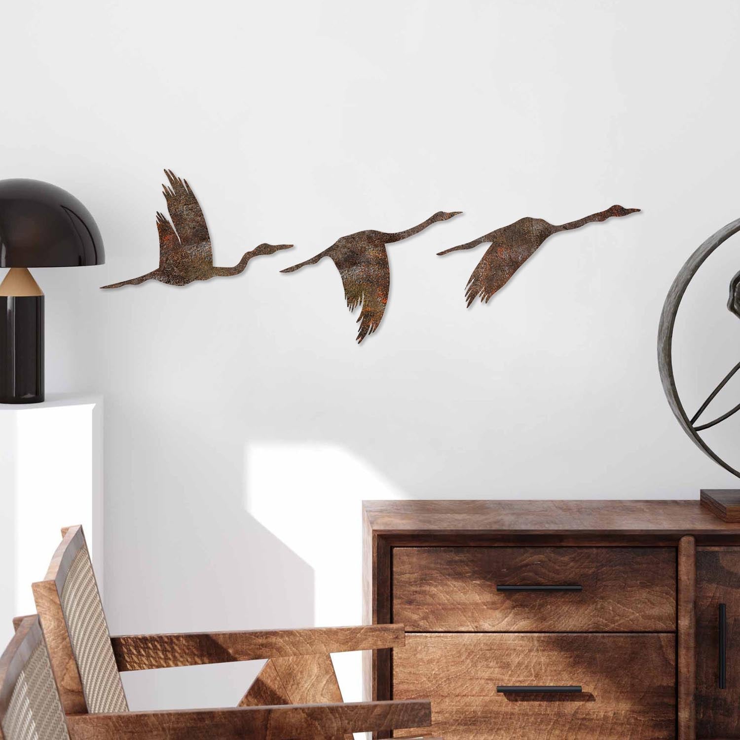 Rusty Birds 1 in Antiquation präsentiert im Onlineshop von KAQTU Design AG. Wanddeko ist von Wallity