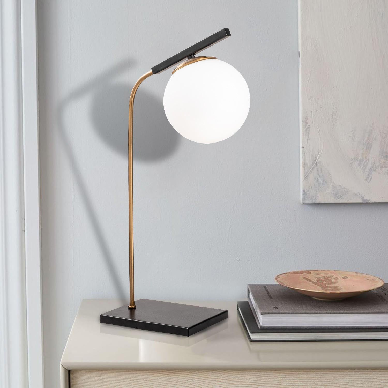 Yıldız - 4021 in Gold
 Schwarz präsentiert im Onlineshop von KAQTU Design AG. Tischleuchte ist von Opviq